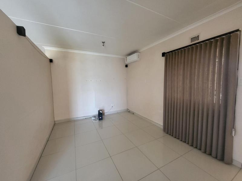 3 Bedroom Property for Sale in Oaklands KwaZulu-Natal