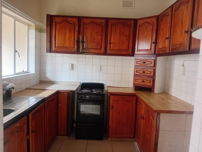 To Let 2 Bedroom Property for Rent in Uvongo KwaZulu-Natal