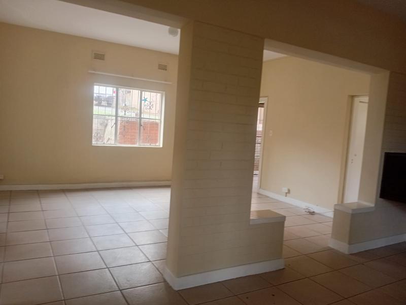 To Let 2 Bedroom Property for Rent in Uvongo KwaZulu-Natal