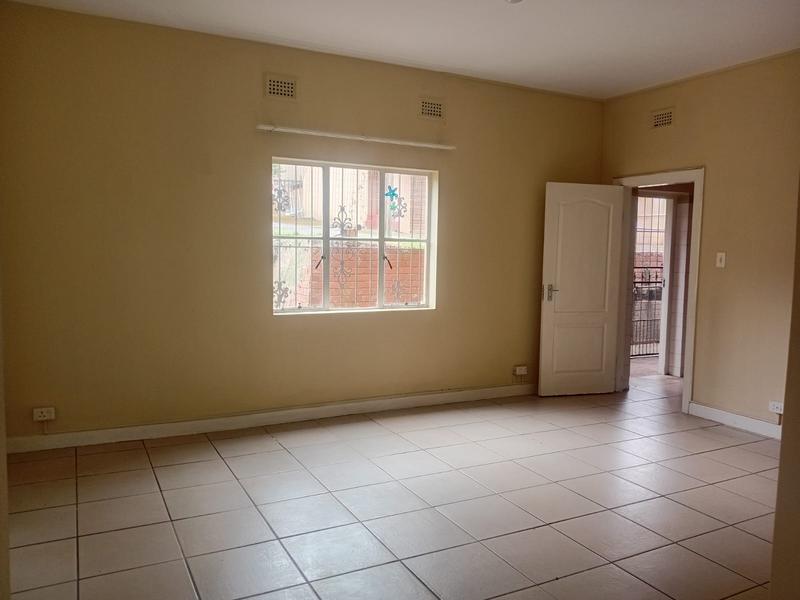 To Let 2 Bedroom Property for Rent in Uvongo KwaZulu-Natal