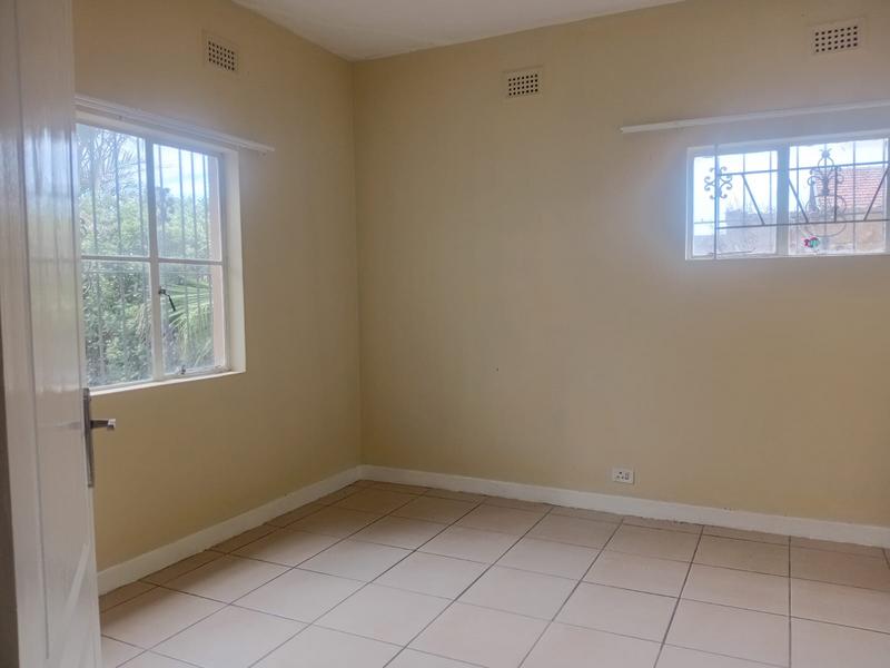 To Let 2 Bedroom Property for Rent in Uvongo KwaZulu-Natal