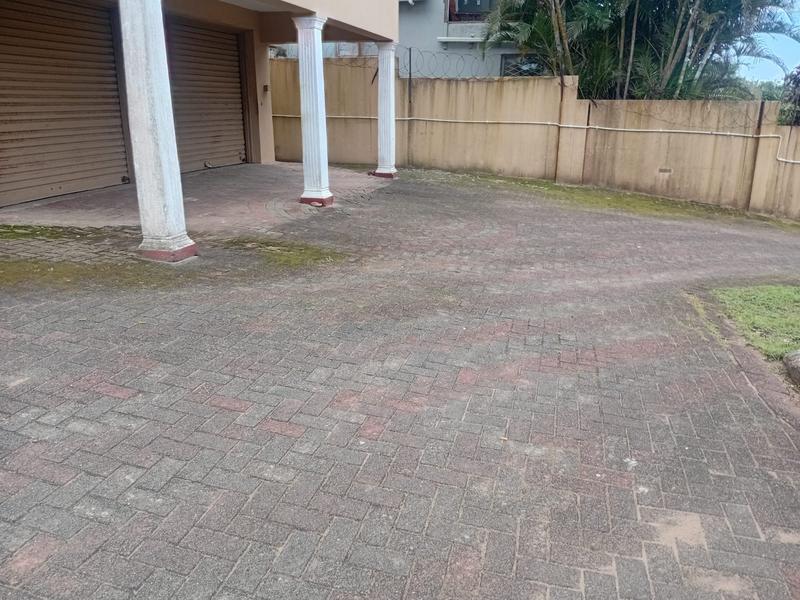 To Let 2 Bedroom Property for Rent in Uvongo KwaZulu-Natal