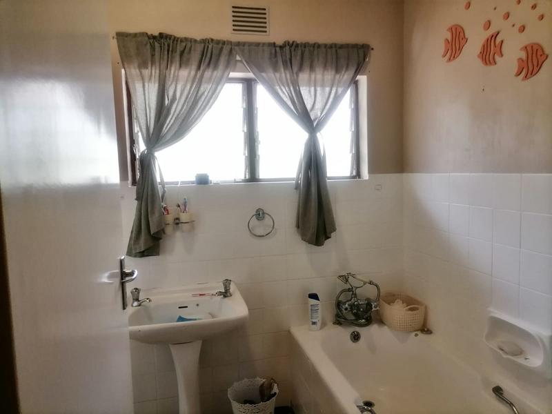 3 Bedroom Property for Sale in Amanzimtoti KwaZulu-Natal