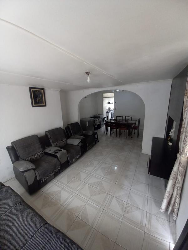 4 Bedroom Property for Sale in Grove End KwaZulu-Natal