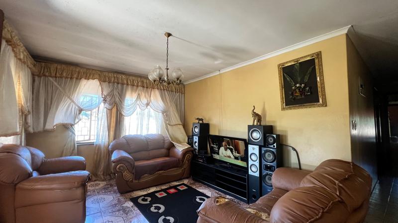 8 Bedroom Property for Sale in Duffs Road KwaZulu-Natal