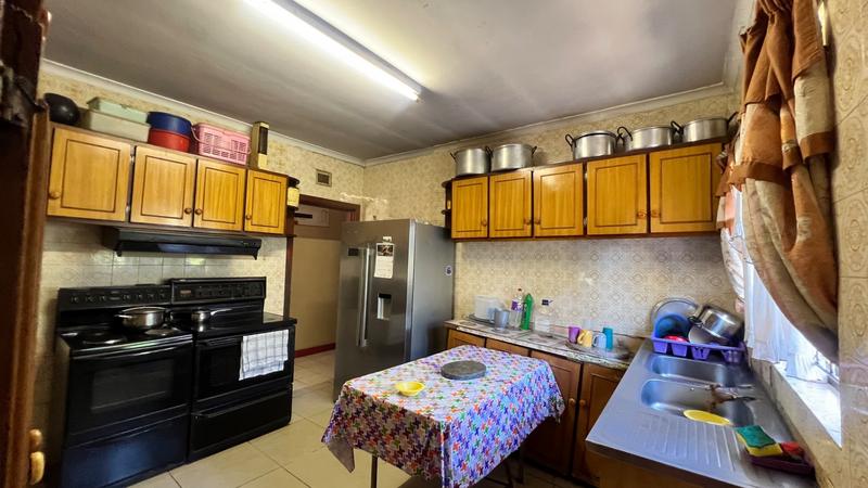 8 Bedroom Property for Sale in Duffs Road KwaZulu-Natal