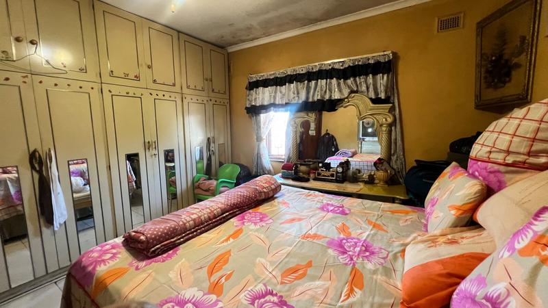 8 Bedroom Property for Sale in Duffs Road KwaZulu-Natal