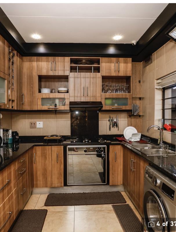 5 Bedroom Property for Sale in Morningside KwaZulu-Natal