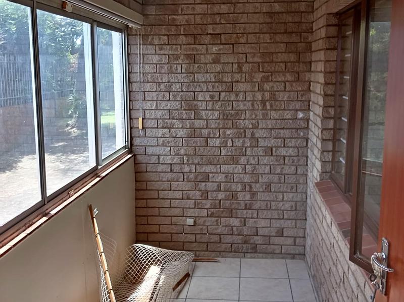 To Let 2 Bedroom Property for Rent in Scottburgh KwaZulu-Natal