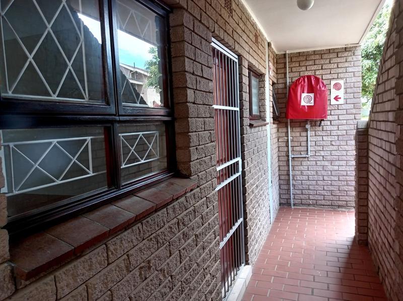 To Let 2 Bedroom Property for Rent in Scottburgh KwaZulu-Natal