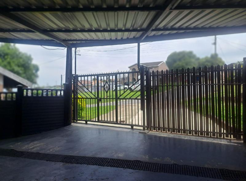 2 Bedroom Property for Sale in Woodlands KwaZulu-Natal