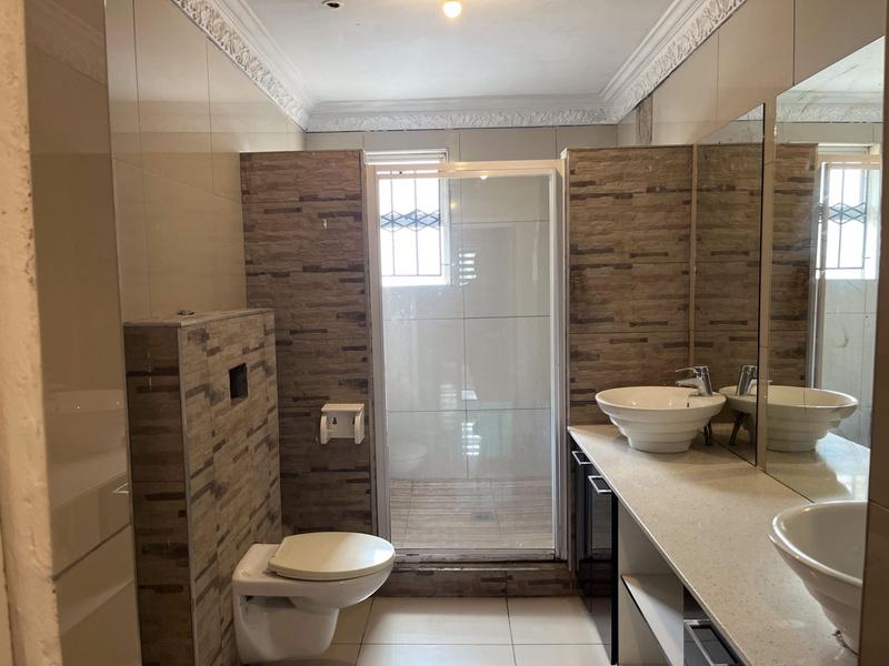 6 Bedroom Property for Sale in Eastbury KwaZulu-Natal