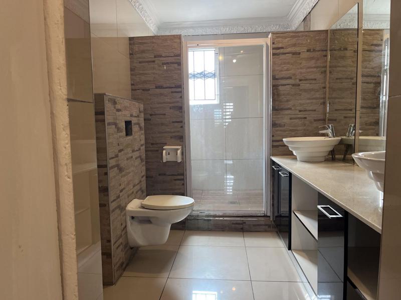 6 Bedroom Property for Sale in Eastbury KwaZulu-Natal