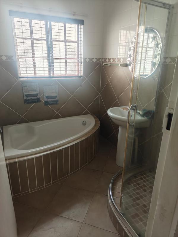 To Let 2 Bedroom Property for Rent in Meer En See KwaZulu-Natal