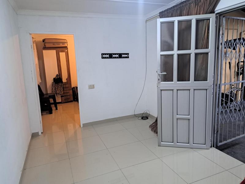 To Let 1 Bedroom Property for Rent in Palmview KwaZulu-Natal