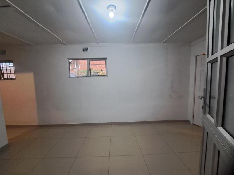 To Let 1 Bedroom Property for Rent in Palmview KwaZulu-Natal