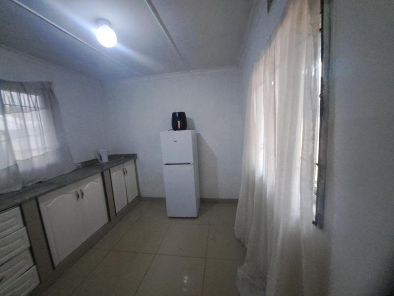 To Let 1 Bedroom Property for Rent in Palmview KwaZulu-Natal
