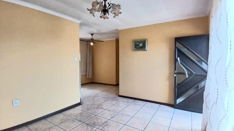 4 Bedroom Property for Sale in Umlazi KwaZulu-Natal
