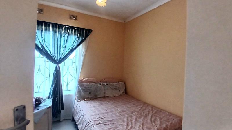 4 Bedroom Property for Sale in Umlazi KwaZulu-Natal