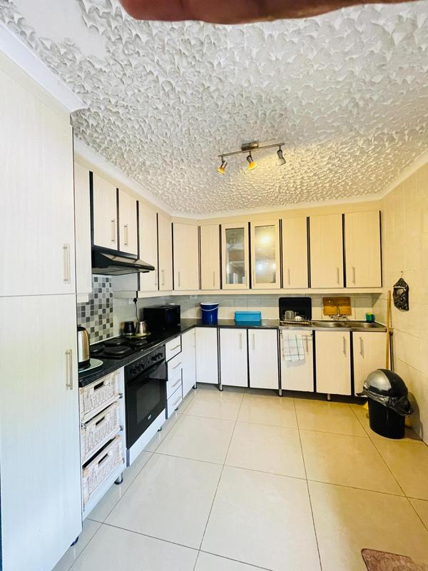 4 Bedroom Property for Sale in Umlazi KwaZulu-Natal