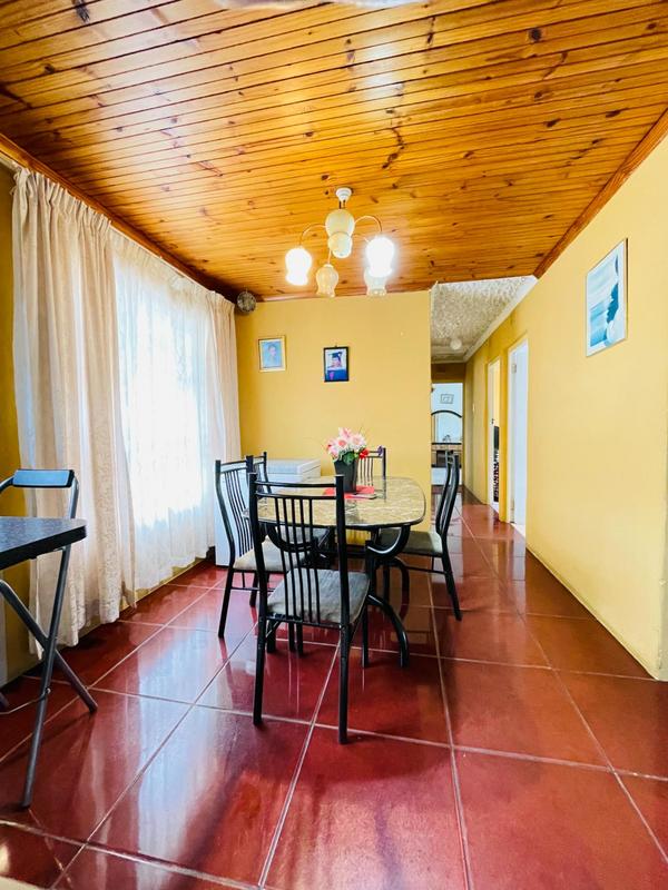 4 Bedroom Property for Sale in Umlazi KwaZulu-Natal