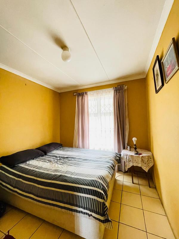 4 Bedroom Property for Sale in Umlazi KwaZulu-Natal