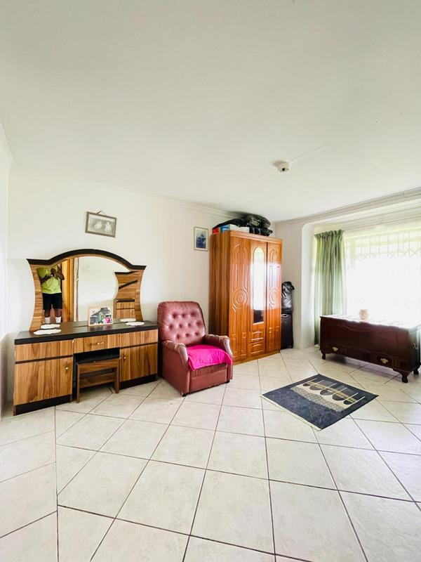 4 Bedroom Property for Sale in Umlazi KwaZulu-Natal