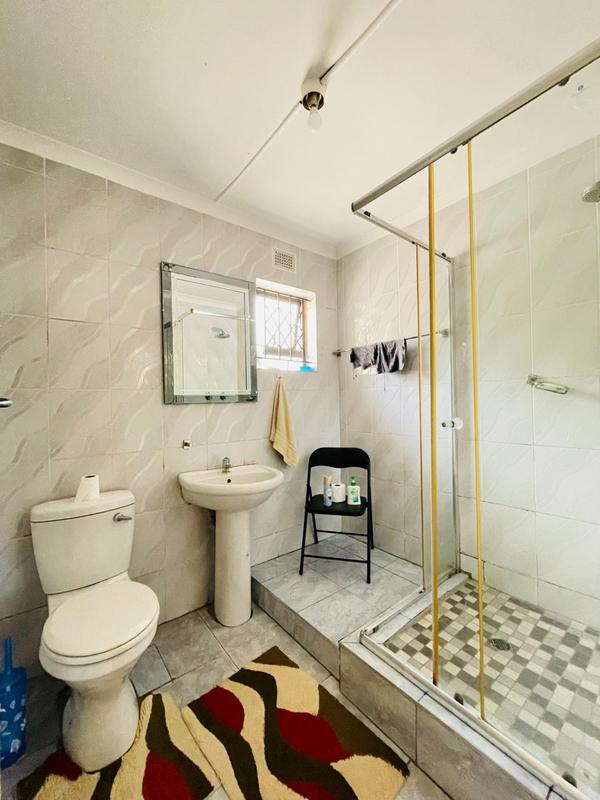 4 Bedroom Property for Sale in Umlazi KwaZulu-Natal