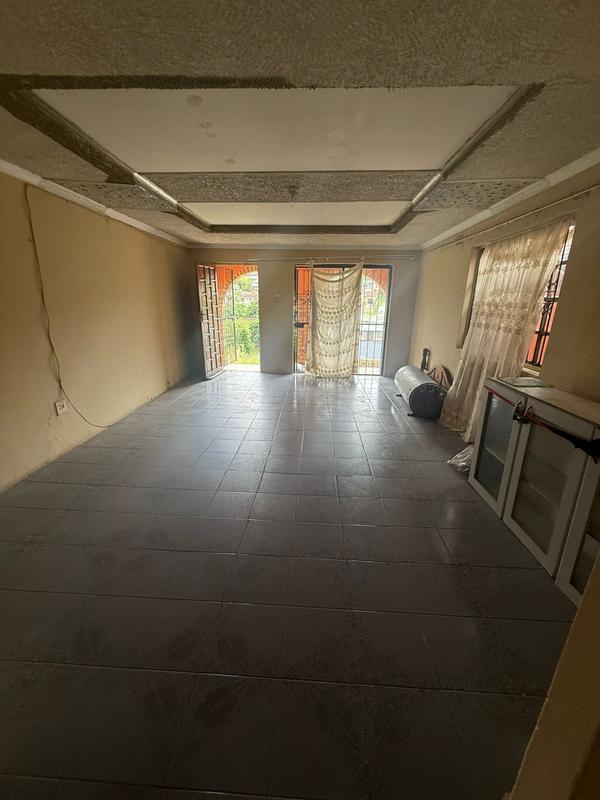 4 Bedroom Property for Sale in Umlazi KwaZulu-Natal