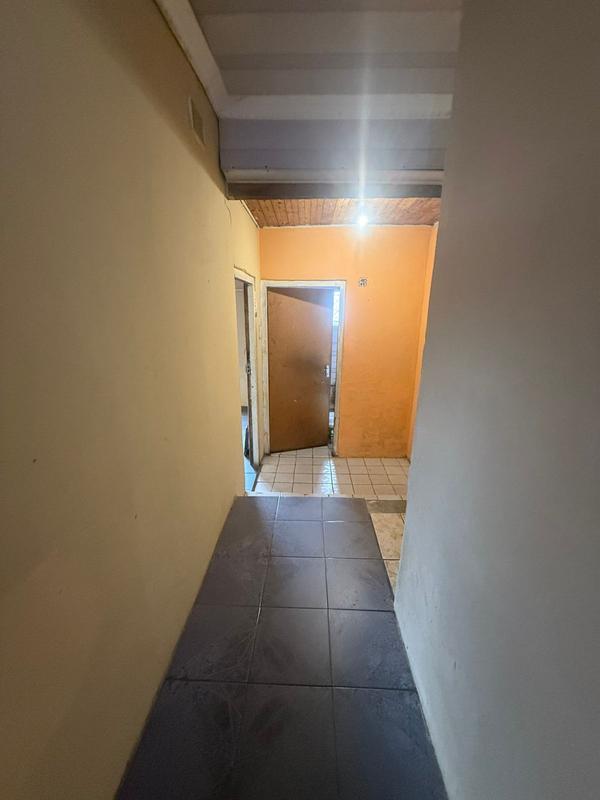 4 Bedroom Property for Sale in Umlazi KwaZulu-Natal