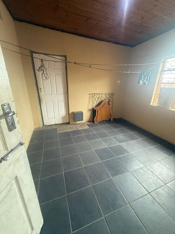 4 Bedroom Property for Sale in Umlazi KwaZulu-Natal