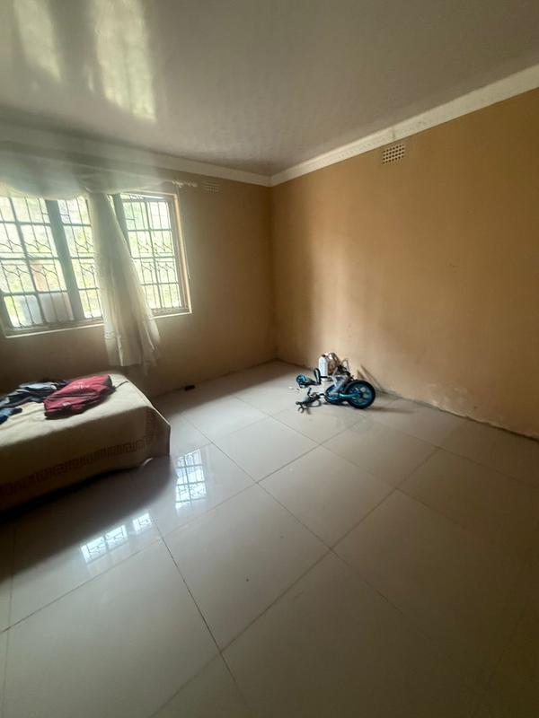 4 Bedroom Property for Sale in Umlazi KwaZulu-Natal