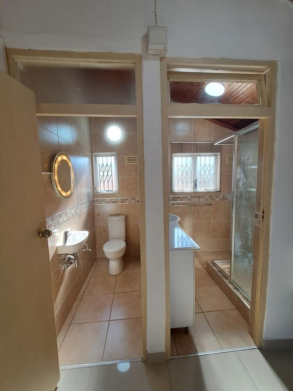 To Let 2 Bedroom Property for Rent in Crossmoor KwaZulu-Natal