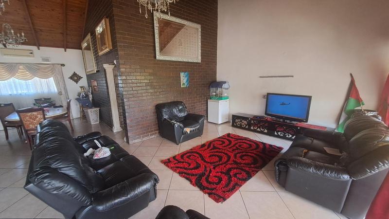 5 Bedroom Property for Sale in Sea View KwaZulu-Natal