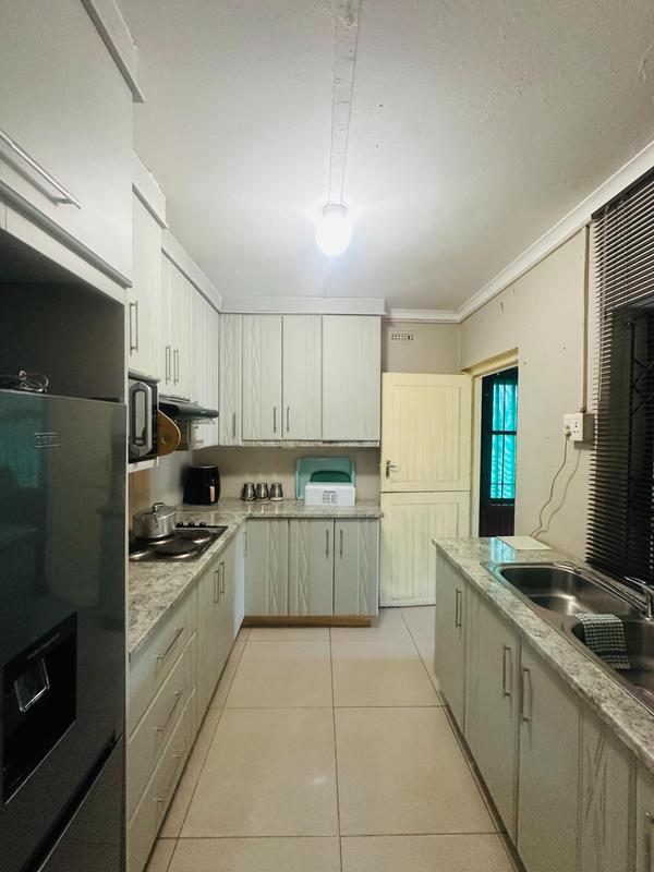 To Let 2 Bedroom Property for Rent in Montclair KwaZulu-Natal