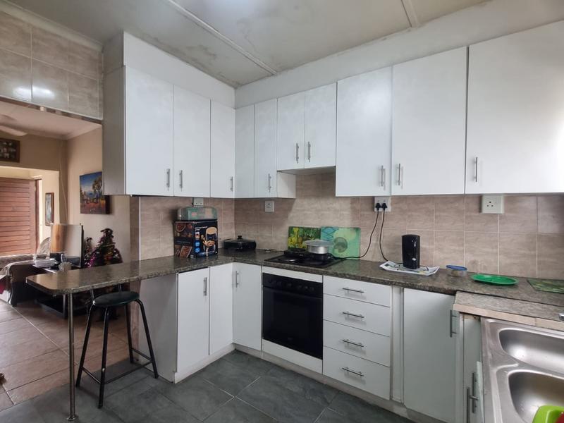 5 Bedroom Property for Sale in Sea View KwaZulu-Natal