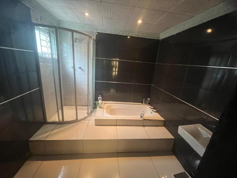 5 Bedroom Property for Sale in Shallcross KwaZulu-Natal