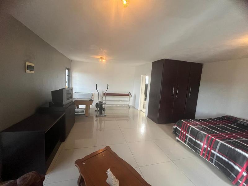 5 Bedroom Property for Sale in Shallcross KwaZulu-Natal