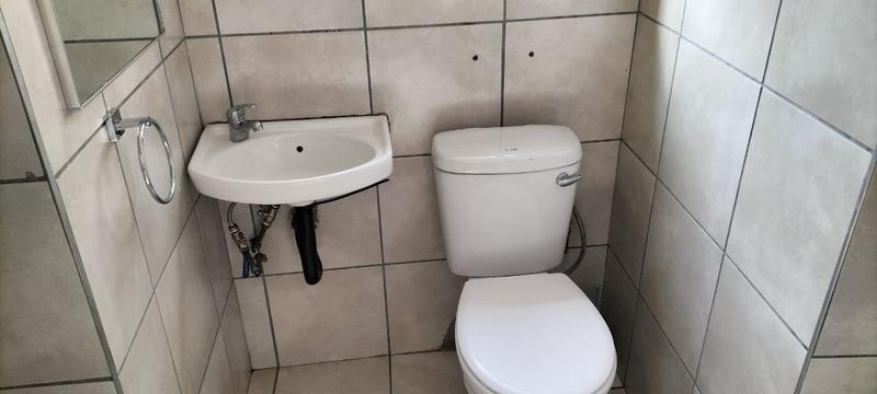 To Let 1 Bedroom Property for Rent in Manors KwaZulu-Natal
