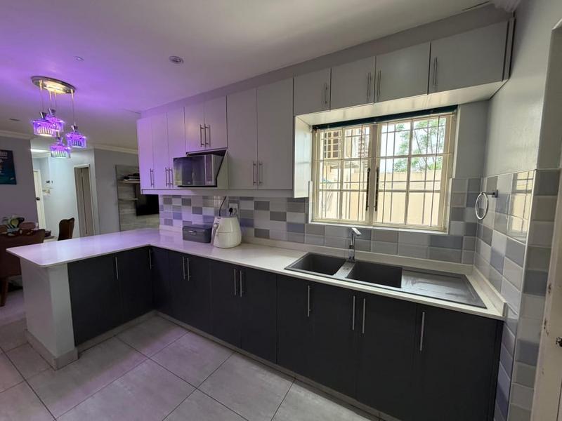 To Let 3 Bedroom Property for Rent in Sherwood KwaZulu-Natal