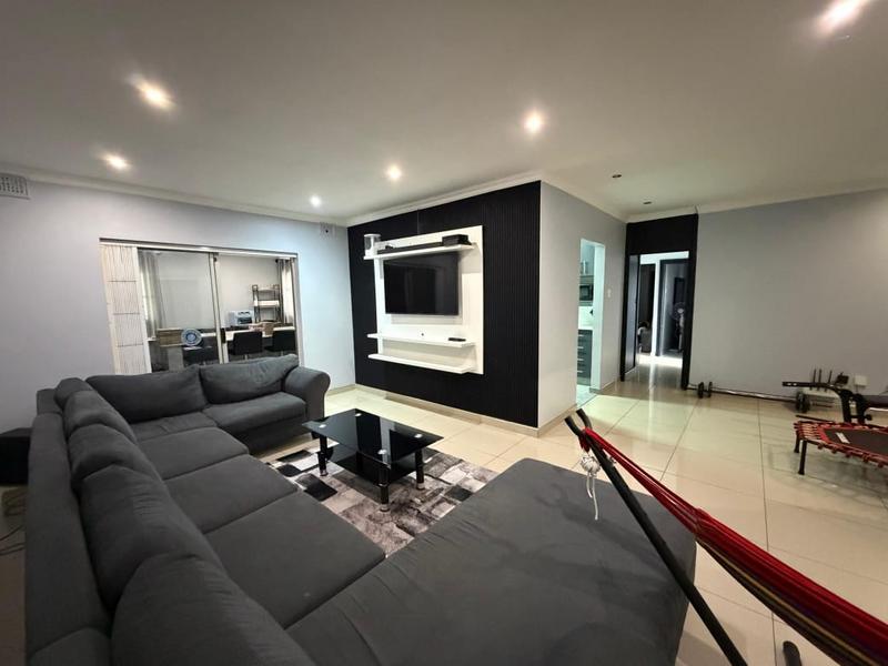 To Let 4 Bedroom Property for Rent in Sherwood KwaZulu-Natal