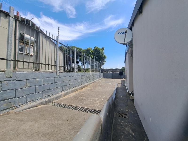 2 Bedroom Property for Sale in Caneside KwaZulu-Natal