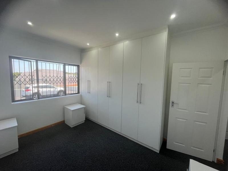 To Let 3 Bedroom Property for Rent in Malvern KwaZulu-Natal