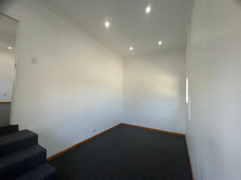 To Let 3 Bedroom Property for Rent in Malvern KwaZulu-Natal