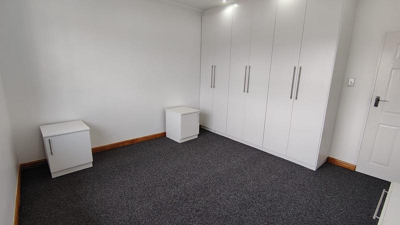 To Let 3 Bedroom Property for Rent in Malvern KwaZulu-Natal