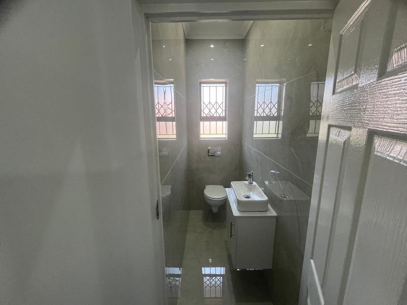 To Let 3 Bedroom Property for Rent in Malvern KwaZulu-Natal