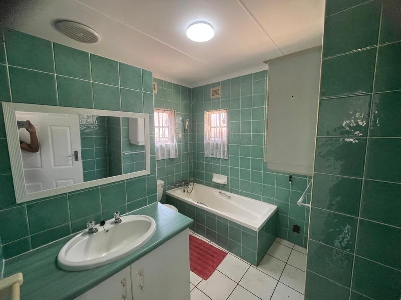 To Let 2 Bedroom Property for Rent in Malvern KwaZulu-Natal