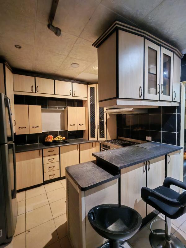 5 Bedroom Property for Sale in Brookdale KwaZulu-Natal