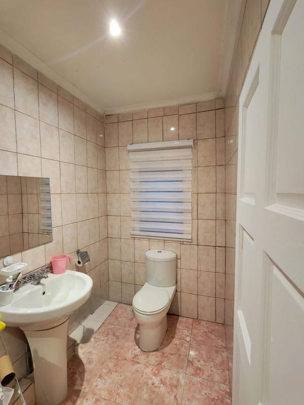 5 Bedroom Property for Sale in Brookdale KwaZulu-Natal