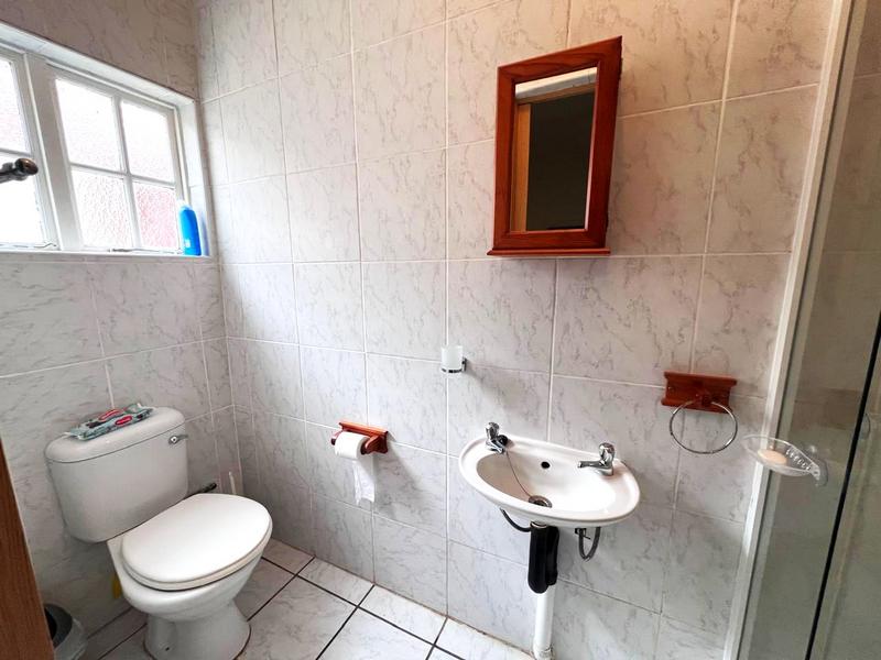 To Let 2 Bedroom Property for Rent in Margate KwaZulu-Natal